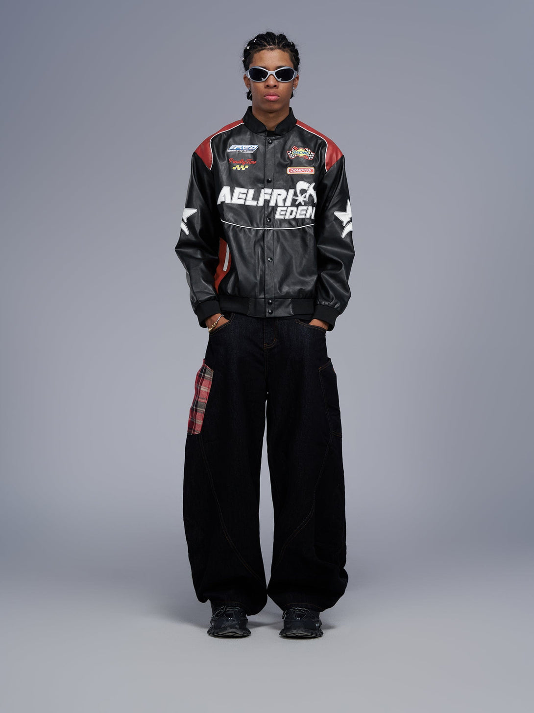 HEIGHT:6'5" WEIGHT:157LBS WEARING:XL