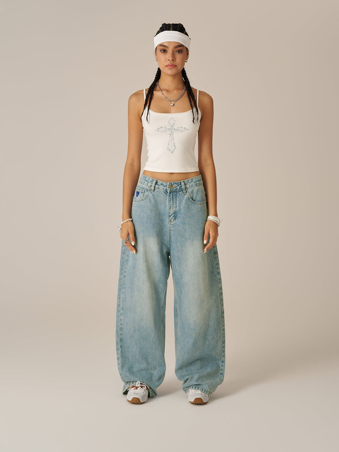 HEIGHT: 5'8"  WEIGHT: 119LBS WEARING: 28