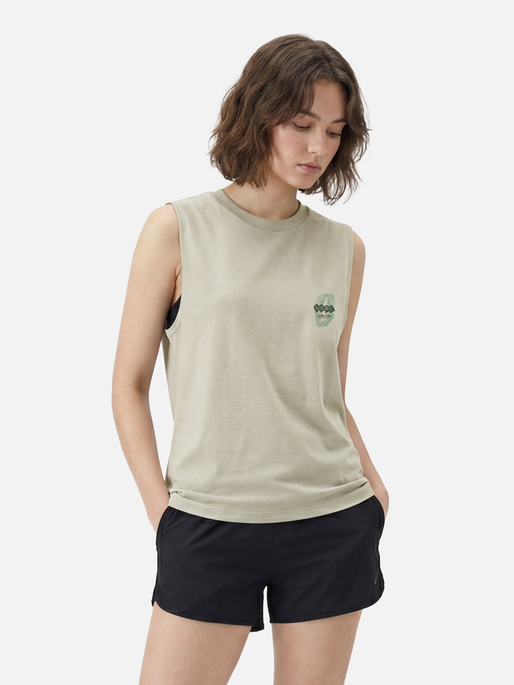 HEIGHT:5'7'' WEIGHT:106LBS WEARING:S