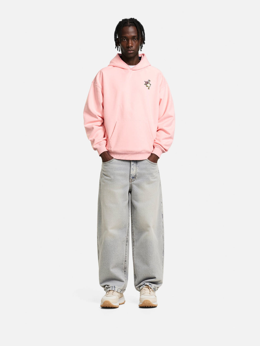 HEIGHT: 5'10"  WEIGHT: 139LBS WEARING: M