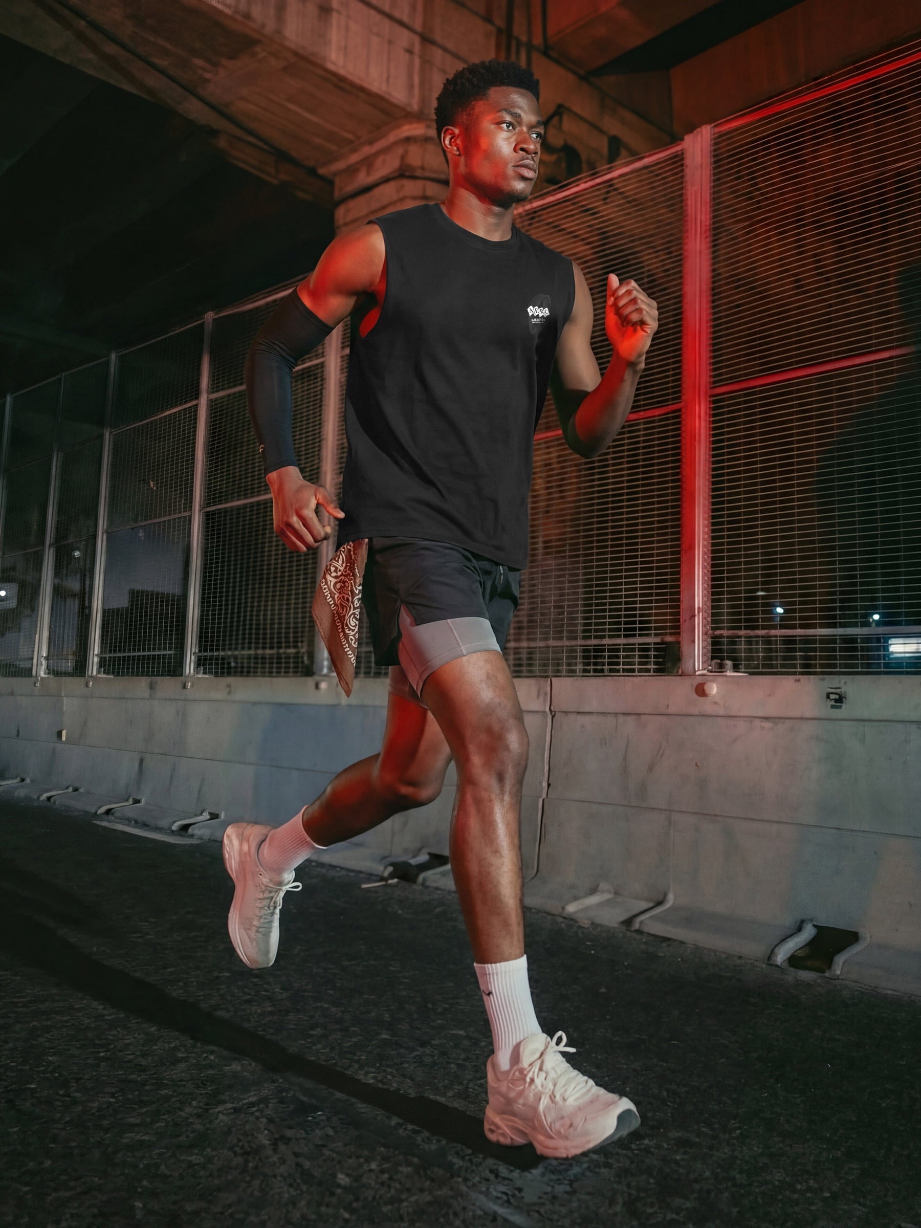 HEIGHT:5'9'' WEIGHT:125LBS WEARING:M