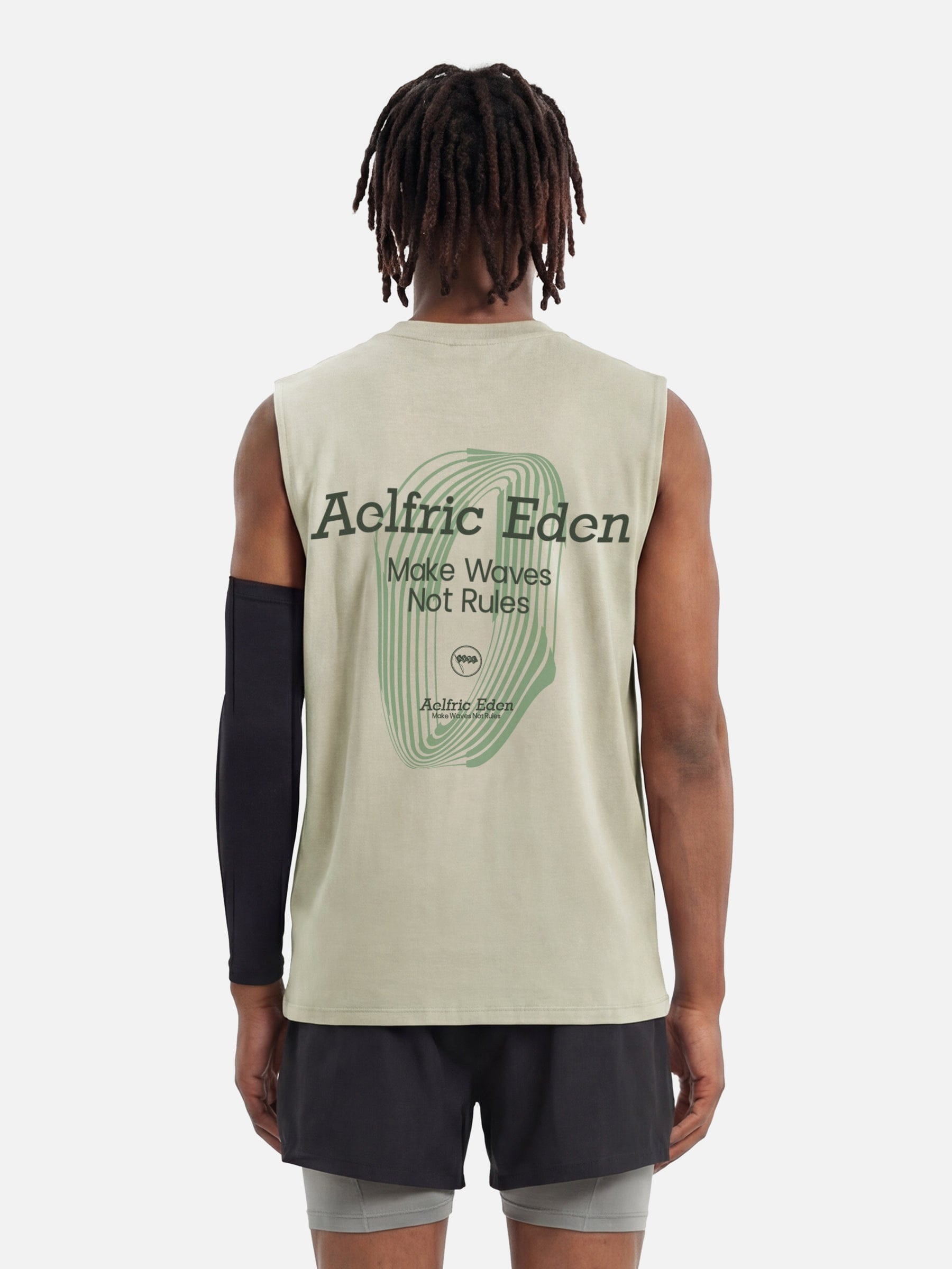 HEIGHT:5'9'' WEIGHT:116LBS WEARING:M