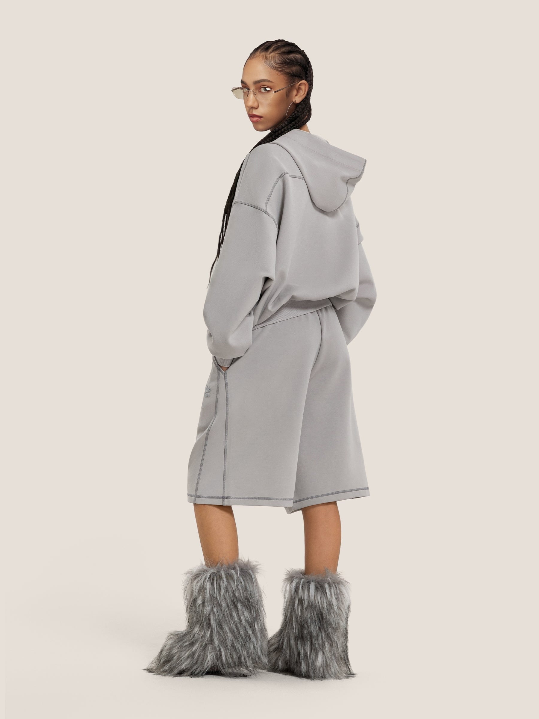 HEIGHT:5'9'' WEIGHT:99LBS WEARING:M