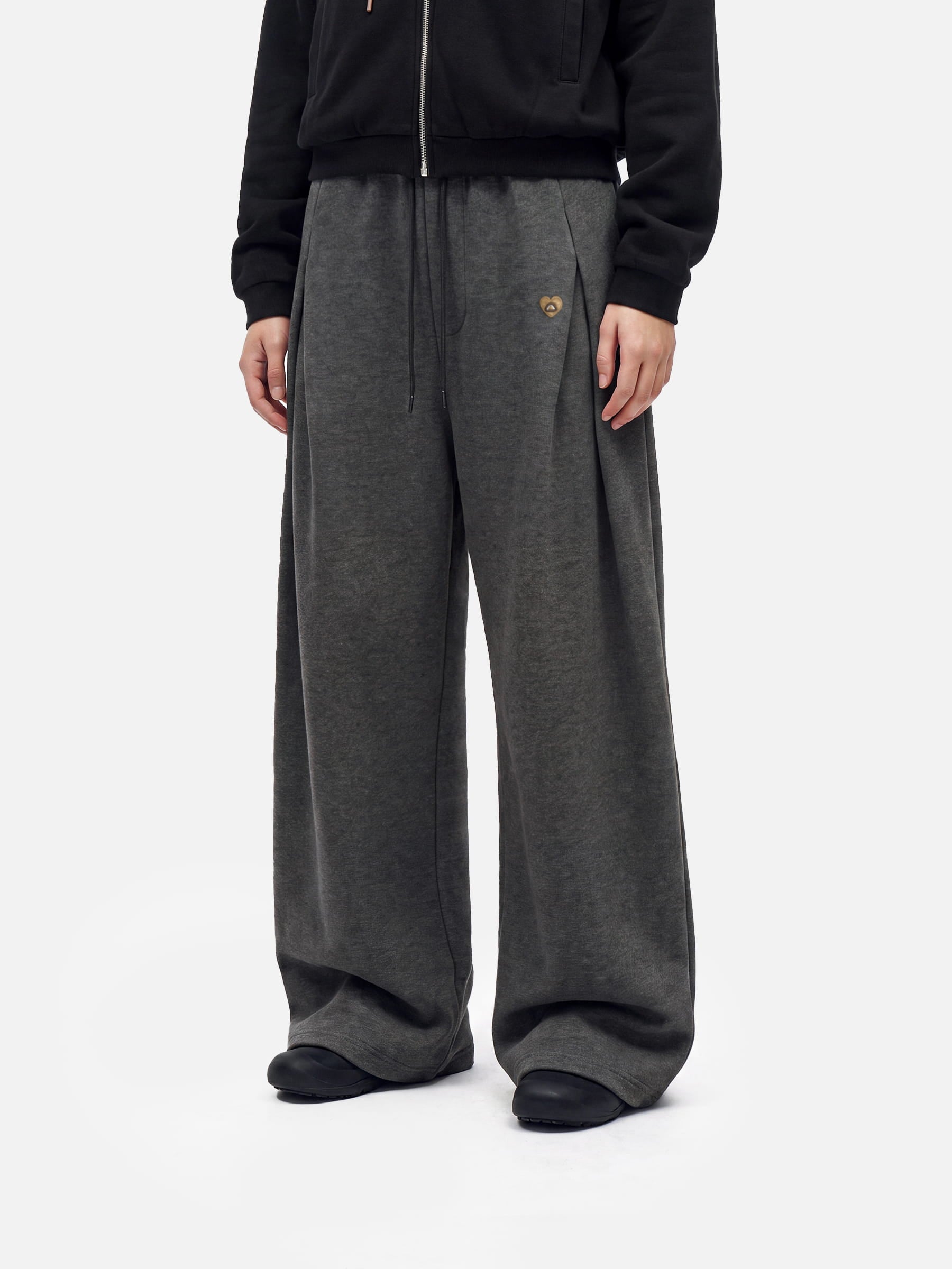 Aelfric Eden Pleated Baggy Sweatpants – Aelfric eden