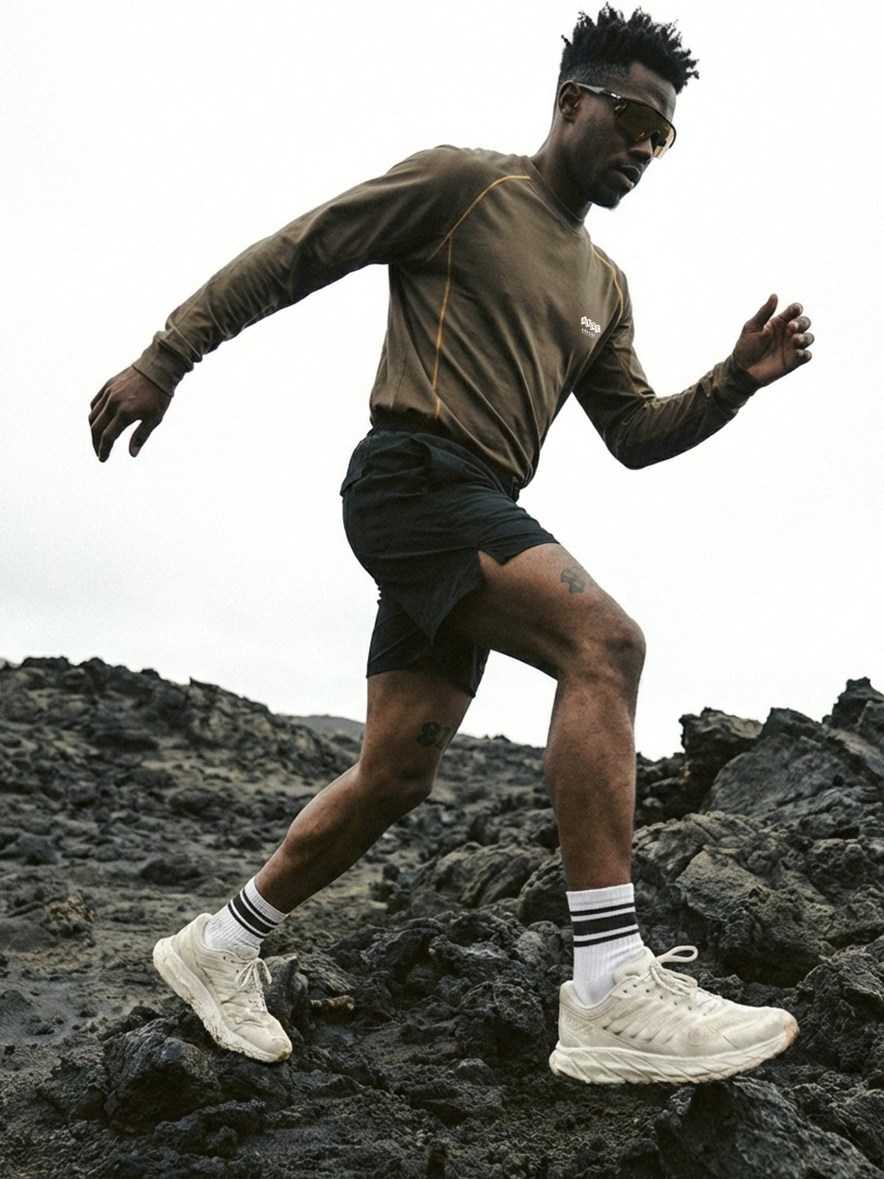 HEIGHT:5'9'' WEIGHT:128LBS WEARING:M