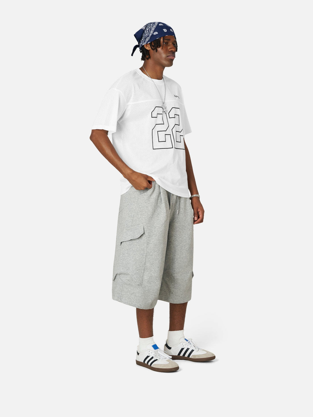 HEIGHT: 6'  WEIGHT: 159LBS WEARING: XL