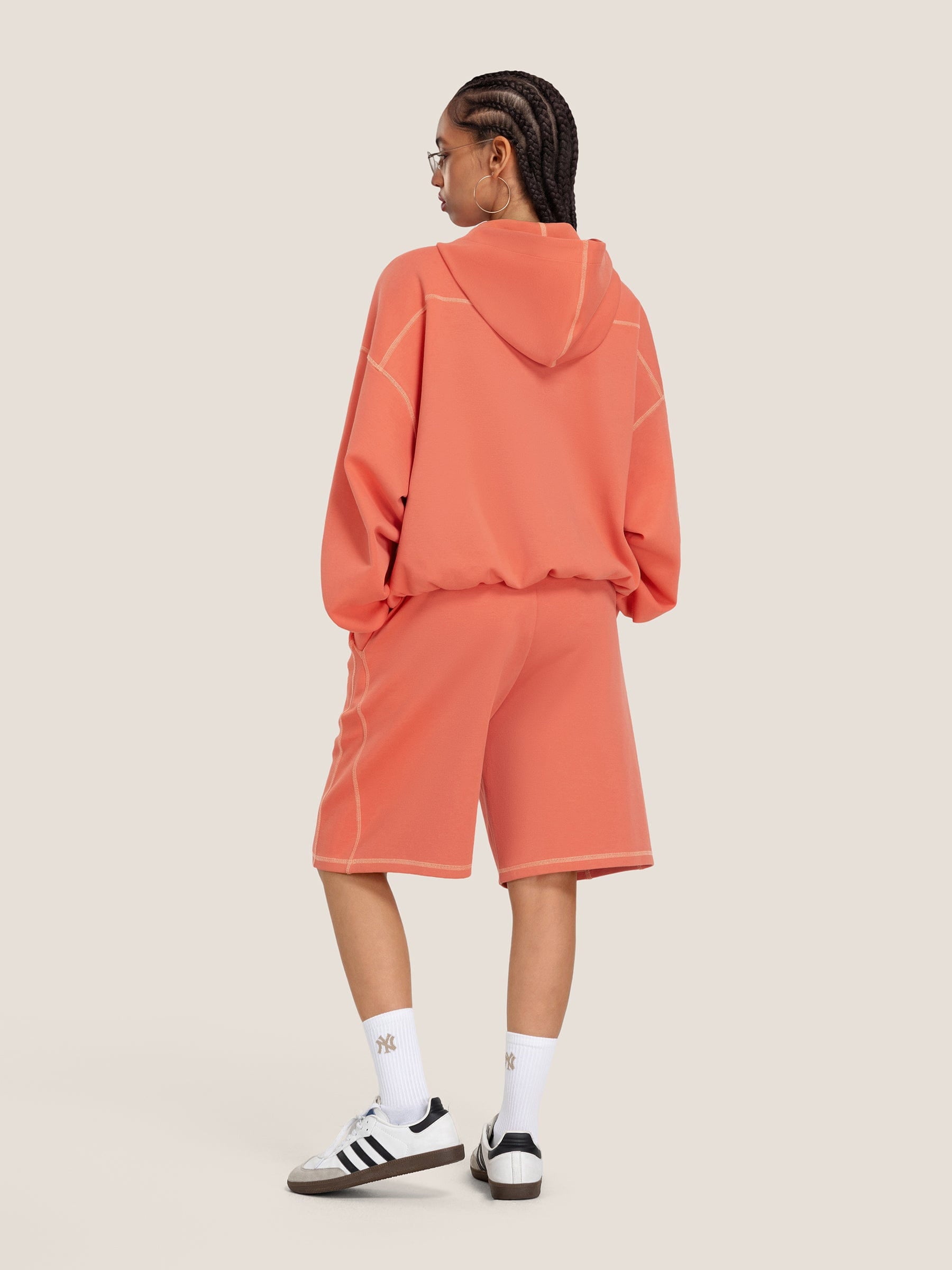 HEIGHT:5'9'' WEIGHT:99LBS WEARING:M