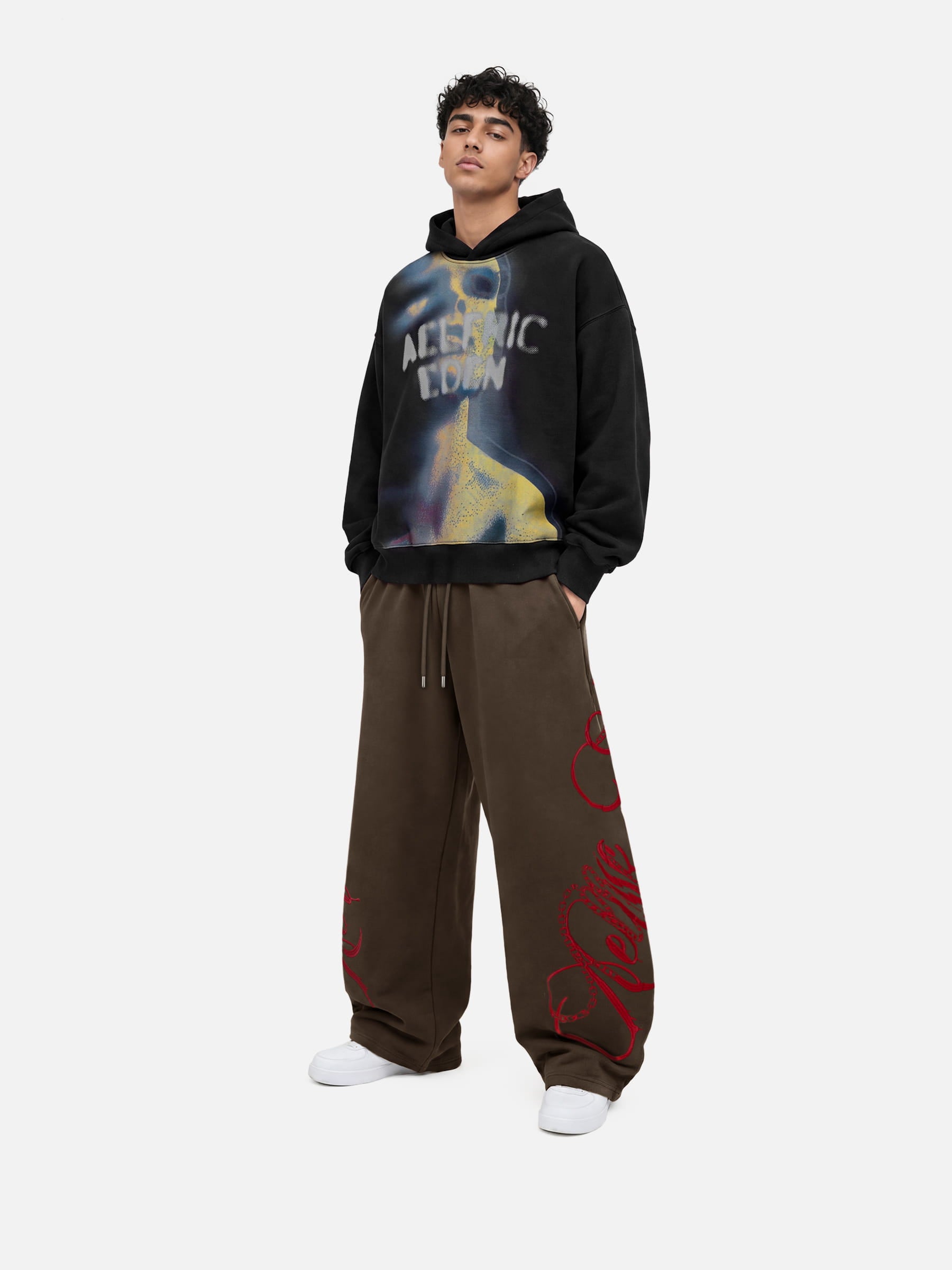 Aelfric Eden Script Embroidery Baggy Barrel Sweatpants