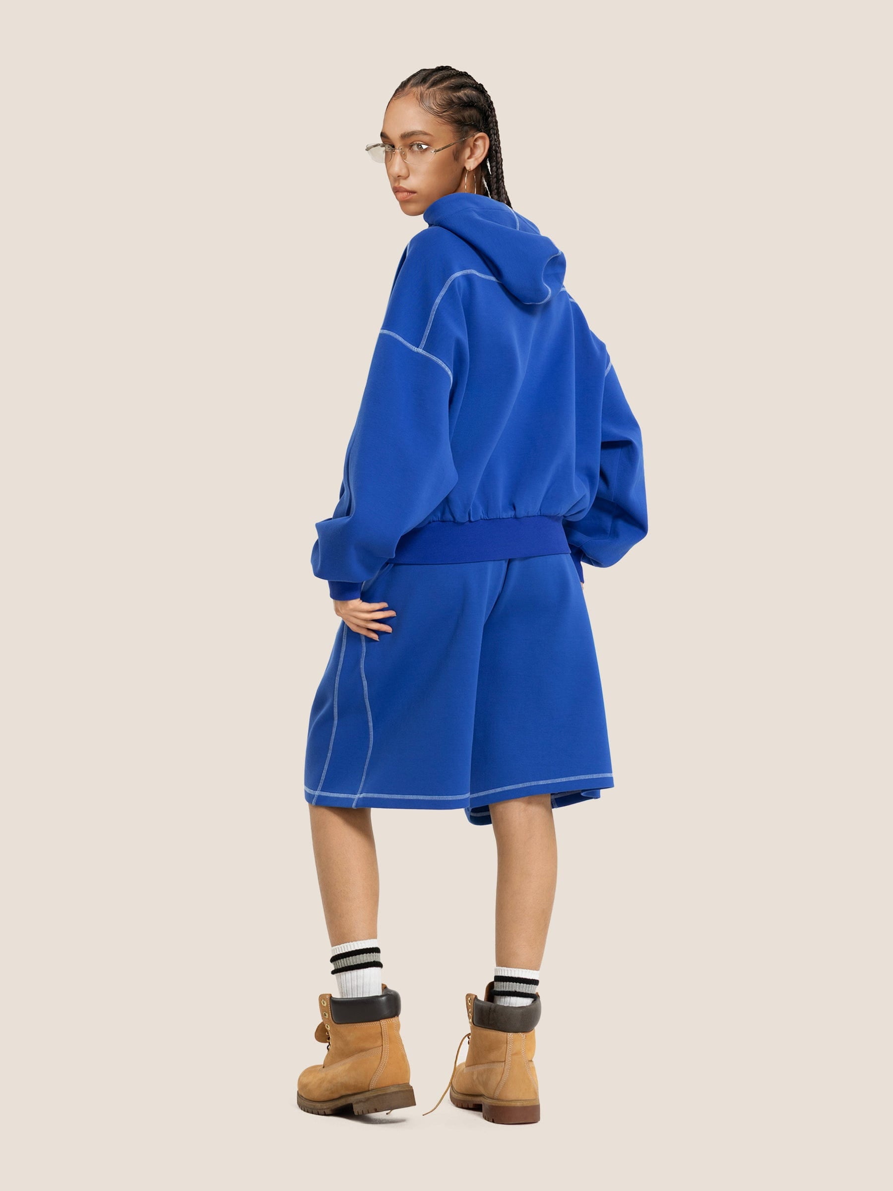 HEIGHT:5'9'' WEIGHT:99LBS WEARING:M